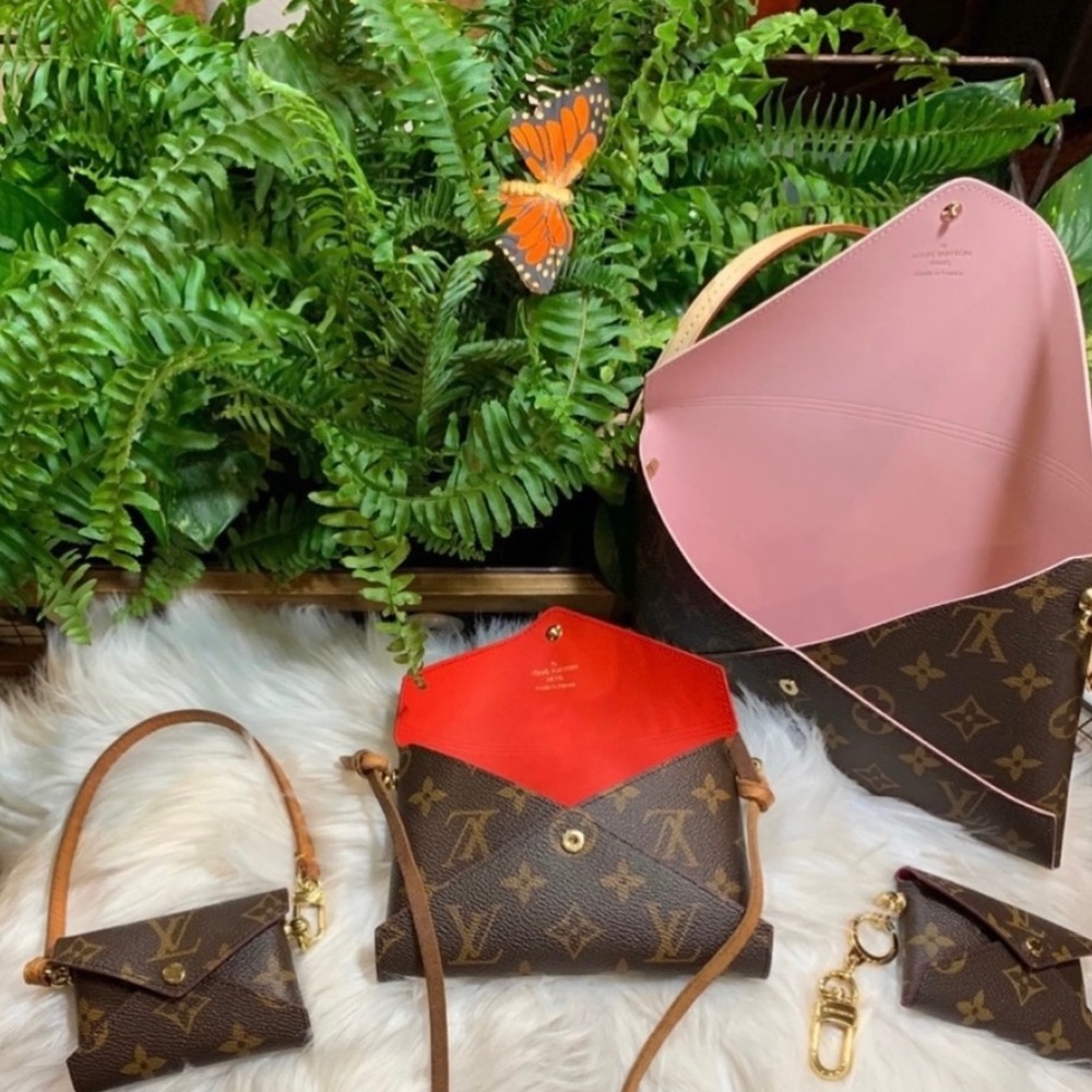 🛍💕LV small Kirigami Pouch & LV key chain only